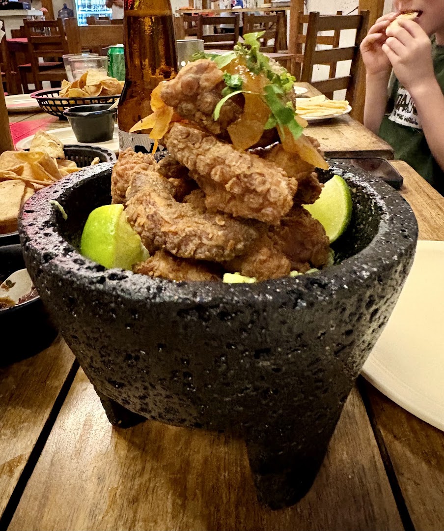 Los Morros: appetizing food presentation in restaurant