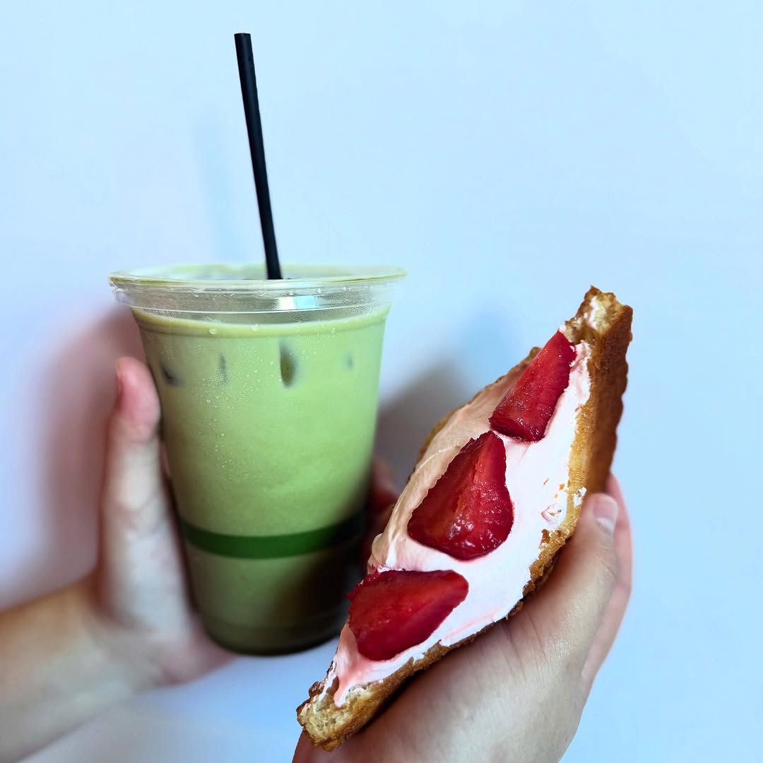 Deja Brew: appetizing photo of food and drink