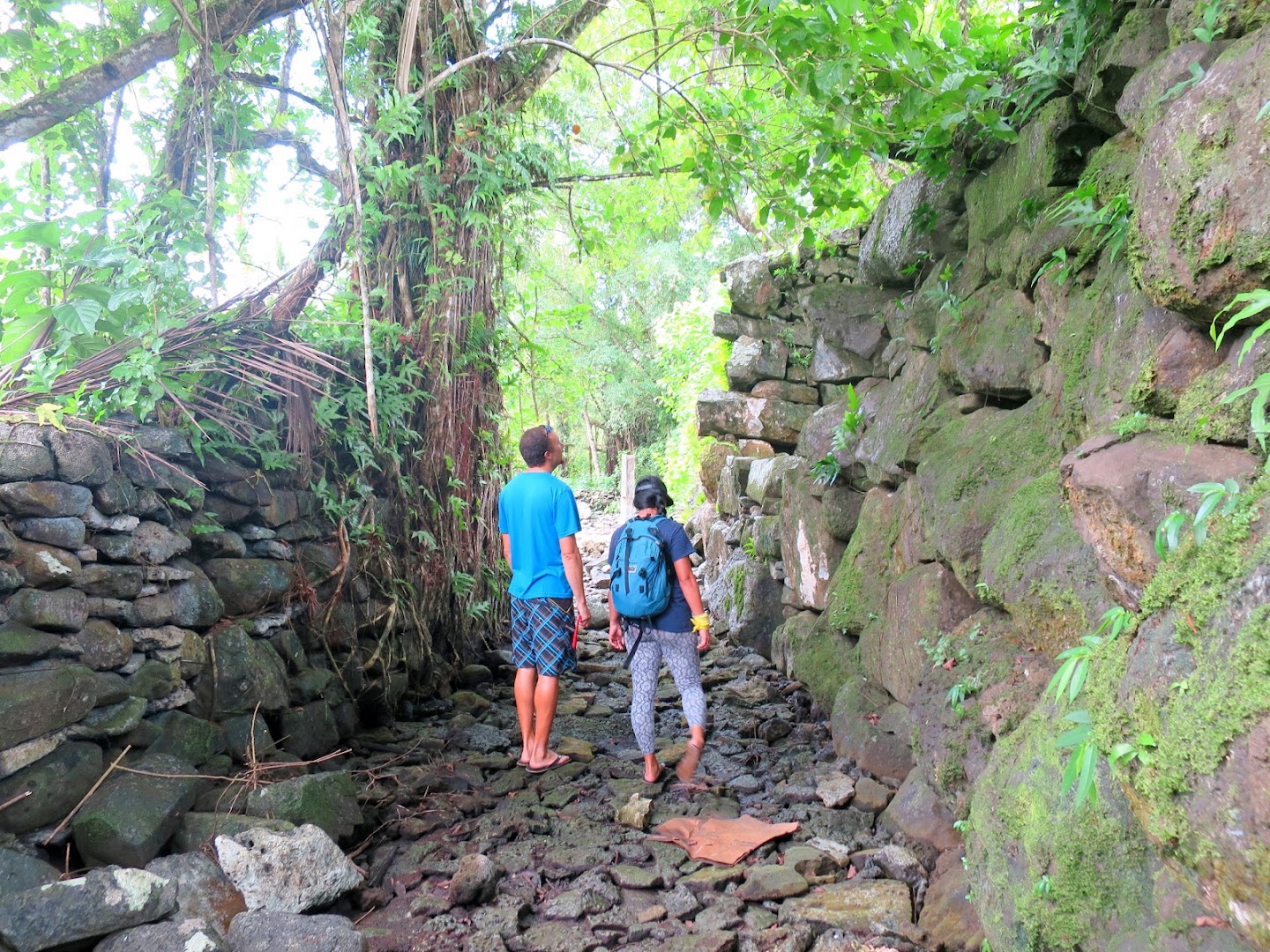 Lelu Ruins: visitors exploring the ruins