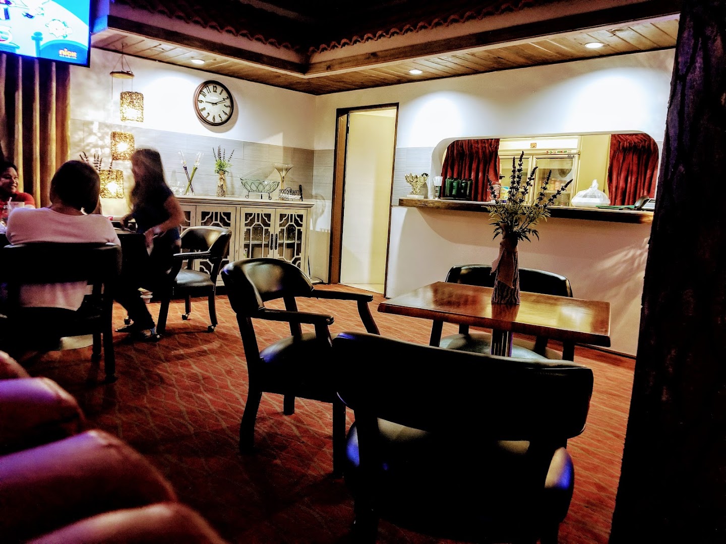 LeiSide Restaurant: clear view of restaurant interior