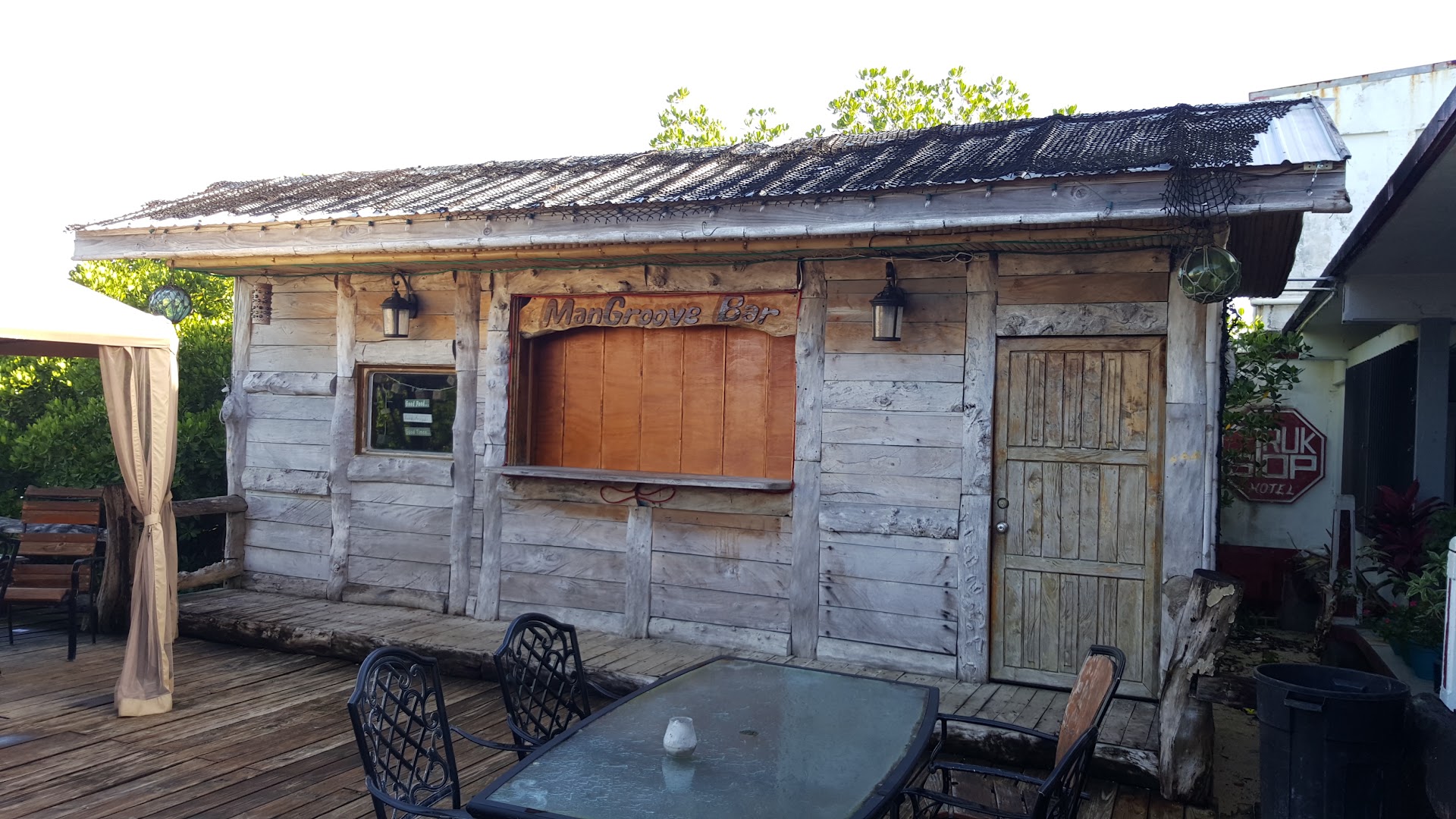 Mangroove Bar: clear exterior shot of venue