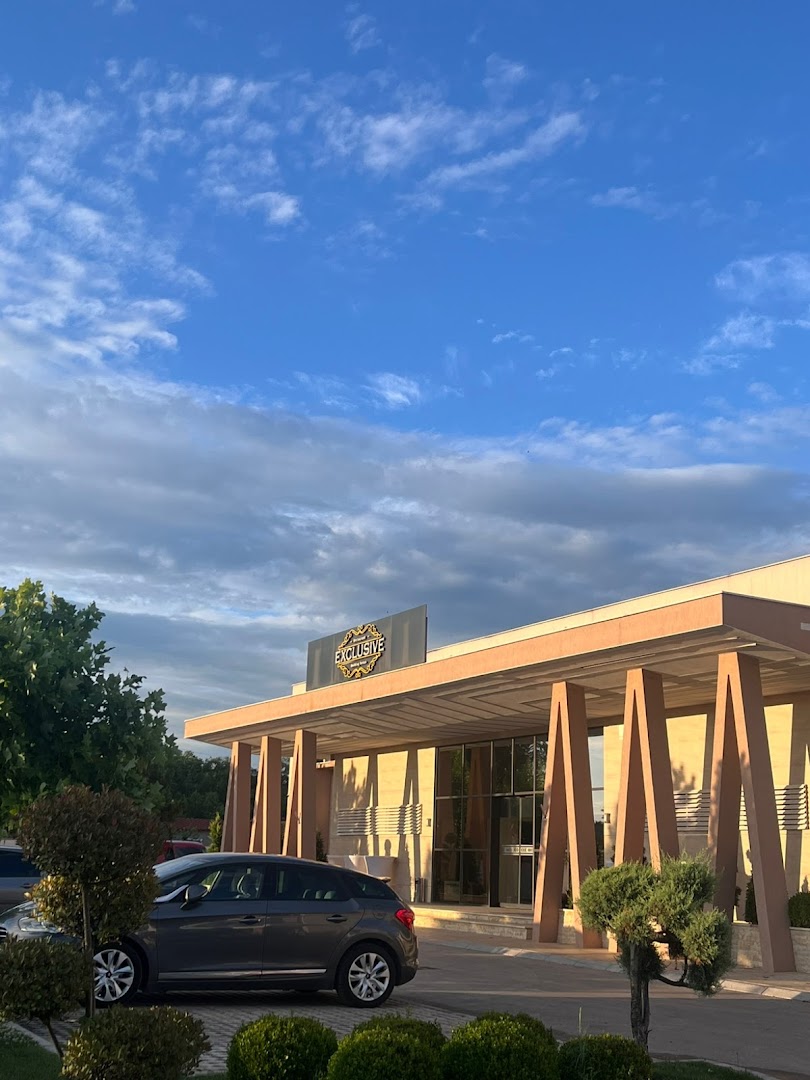 Exclusive Restaurant & Event Centar: clear exterior shot of venue