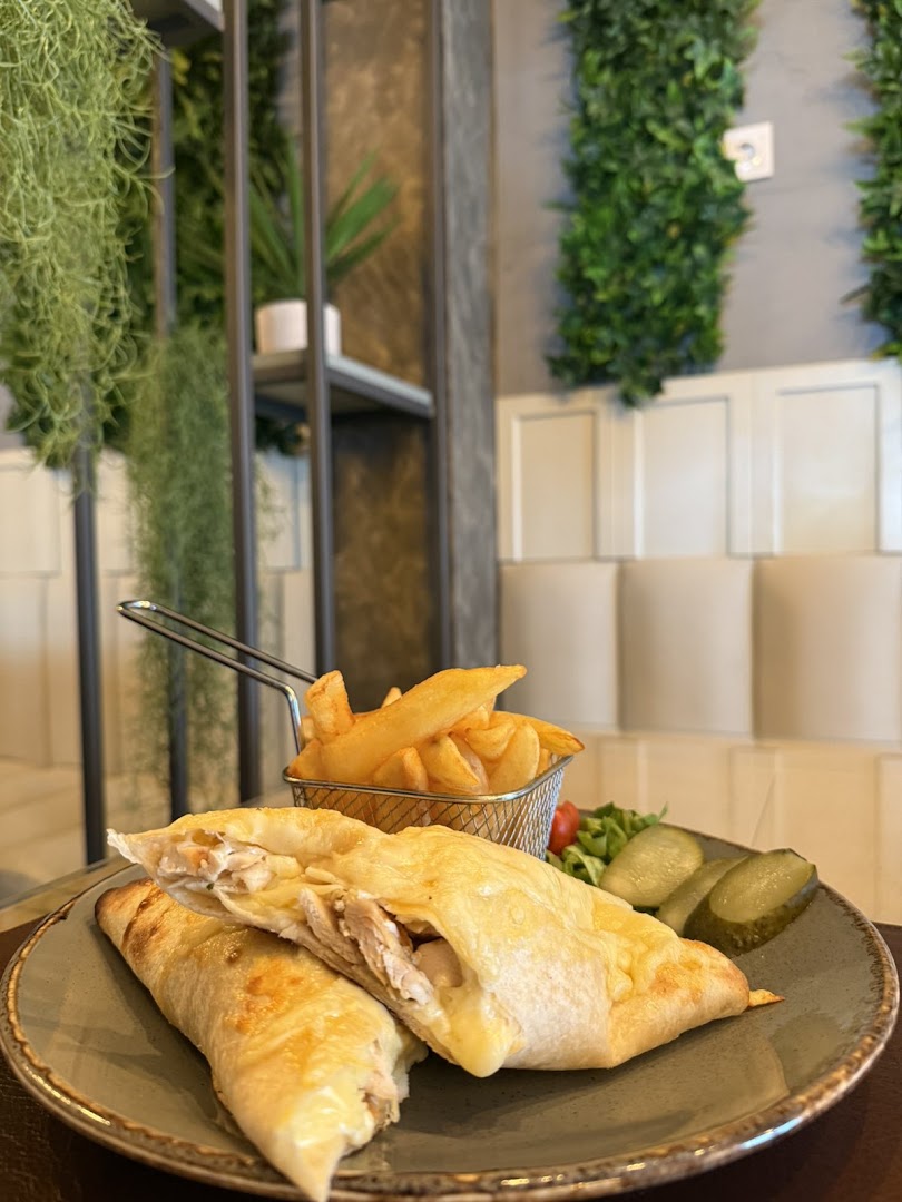 Lounge Bar Bourbon: appetizing food photo, high quality