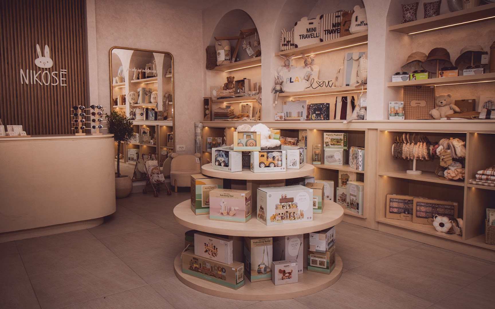 Nikose Kids Concept Store: professional, clean, inviting shop interior