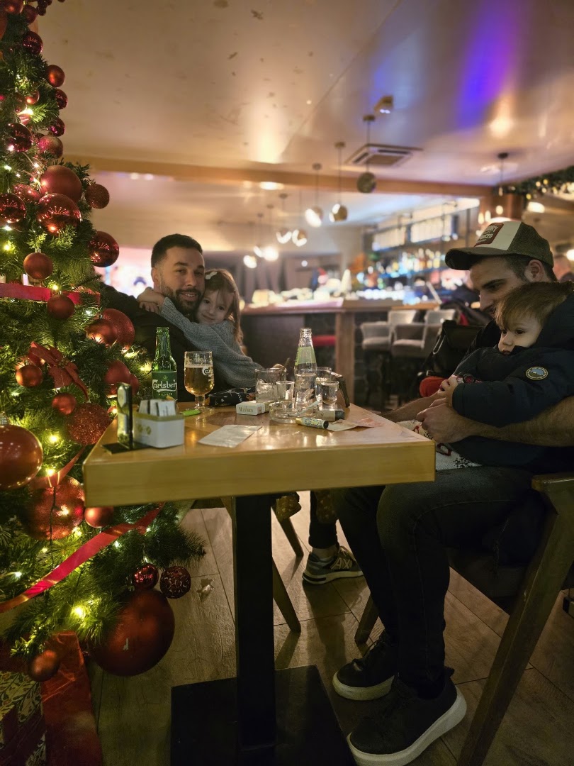 Priča Caffe Bar: warm atmosphere with happy guests