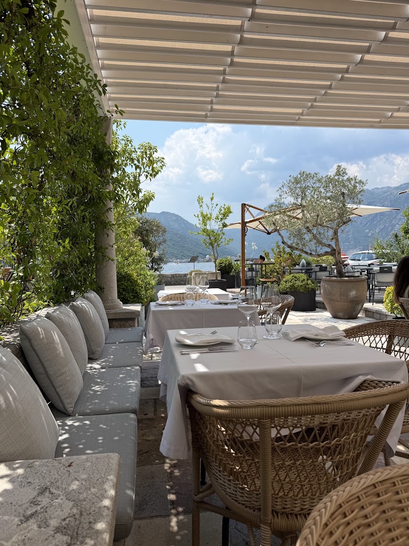 Eho Restaurant Perast: beautiful, inviting restaurant terrace view