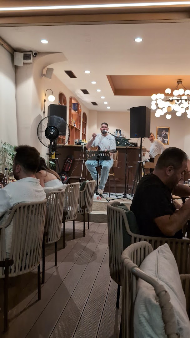 Antioch Restaurant: venue atmosphere and entertainment