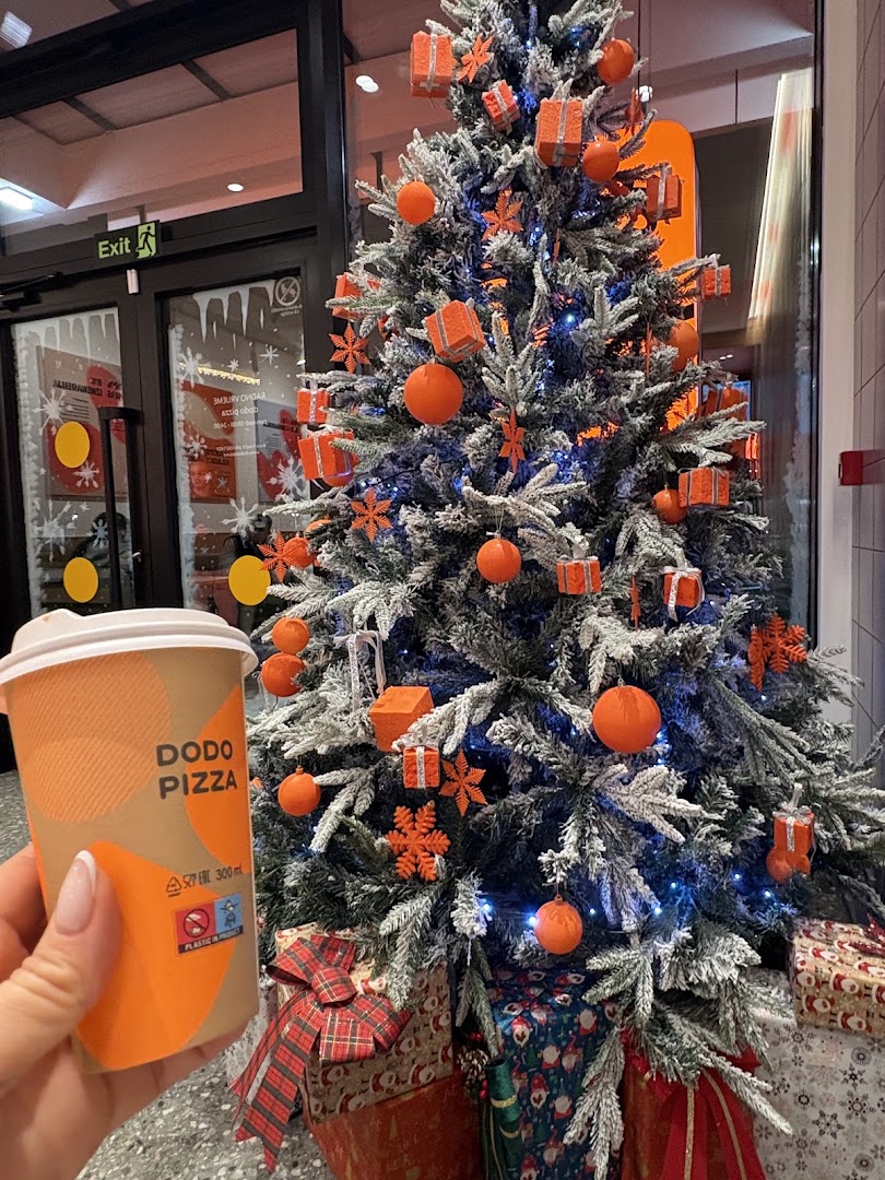 Dodo Pizza: festive atmosphere with branded cup
