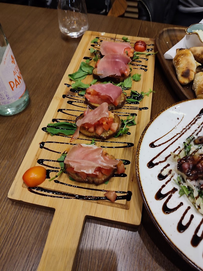 NOA Pizzeria & Caffe: appetizing, high-quality food photography