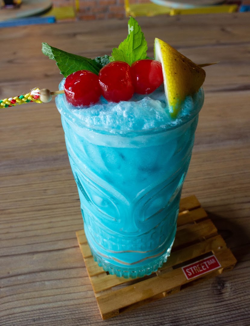 Street Bar: high quality, appealing cocktail photo