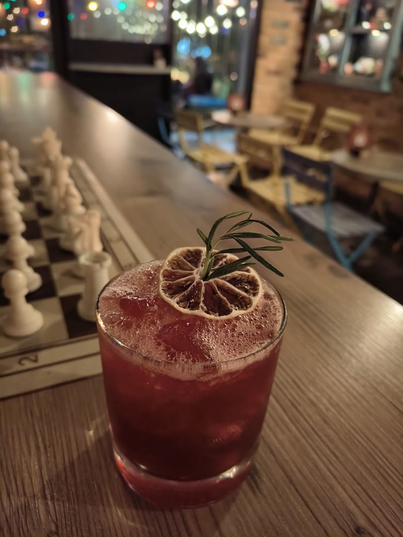 Street Bar: appealing cocktail shot with atmosphere
