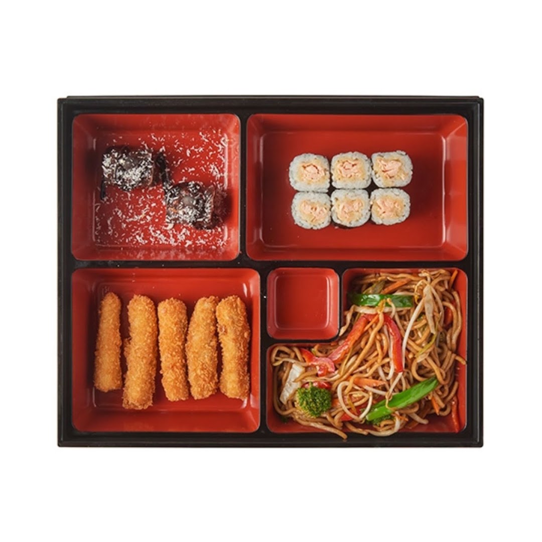 SushiCo Montenegro: high quality food presentation photo