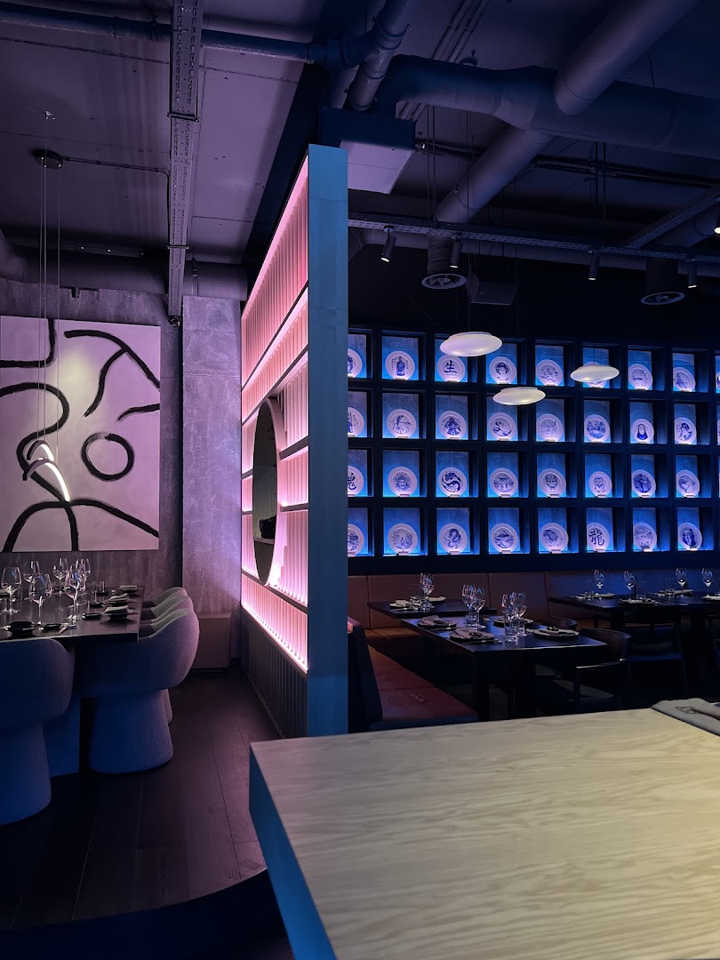 TARO: high quality interior atmosphere shot