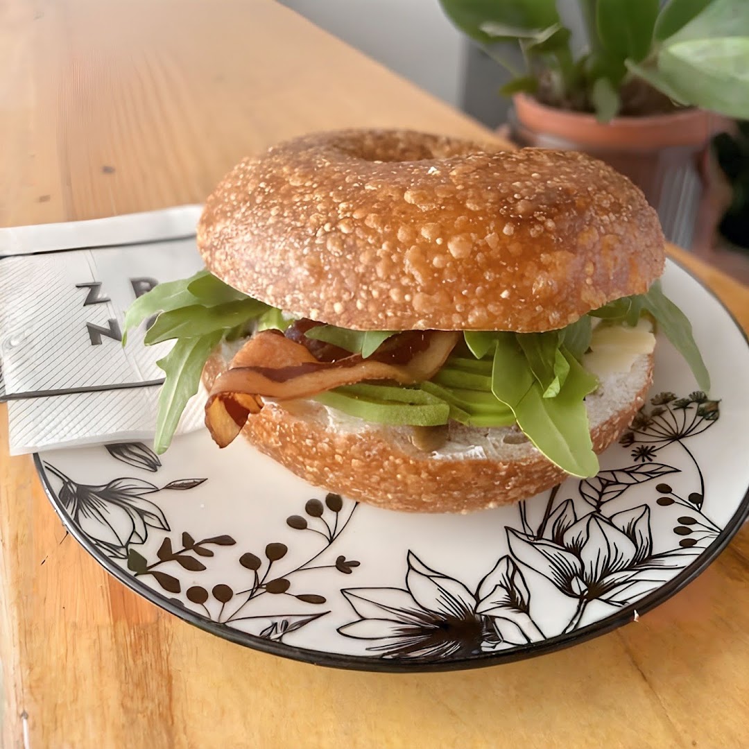 Zrno: appetizing food photo with branding