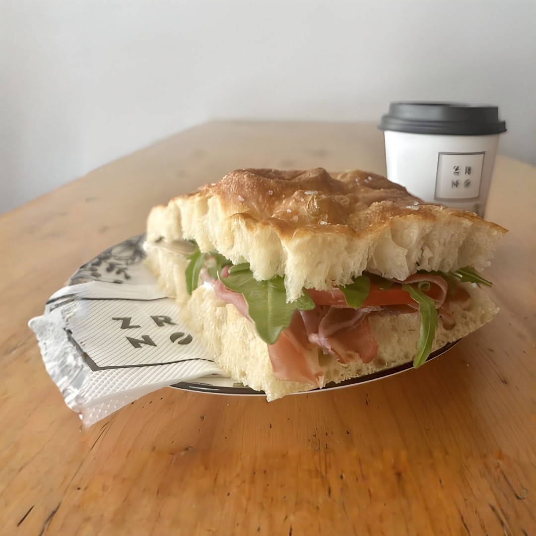Zrno: appetizing food photo with branding
