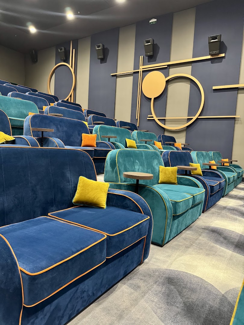 Cine Grand Epic: high quality theater interior photo