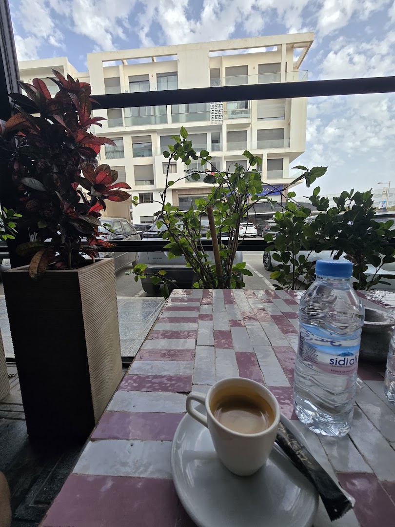Bô Passage: inviting breakfast table setting