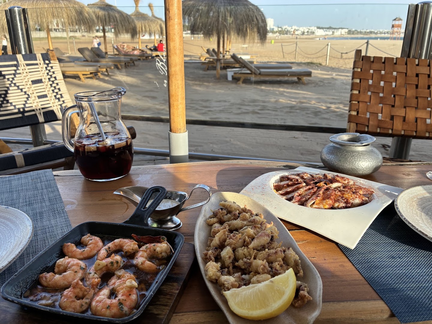 Les Blancs: appetizing food with beach view