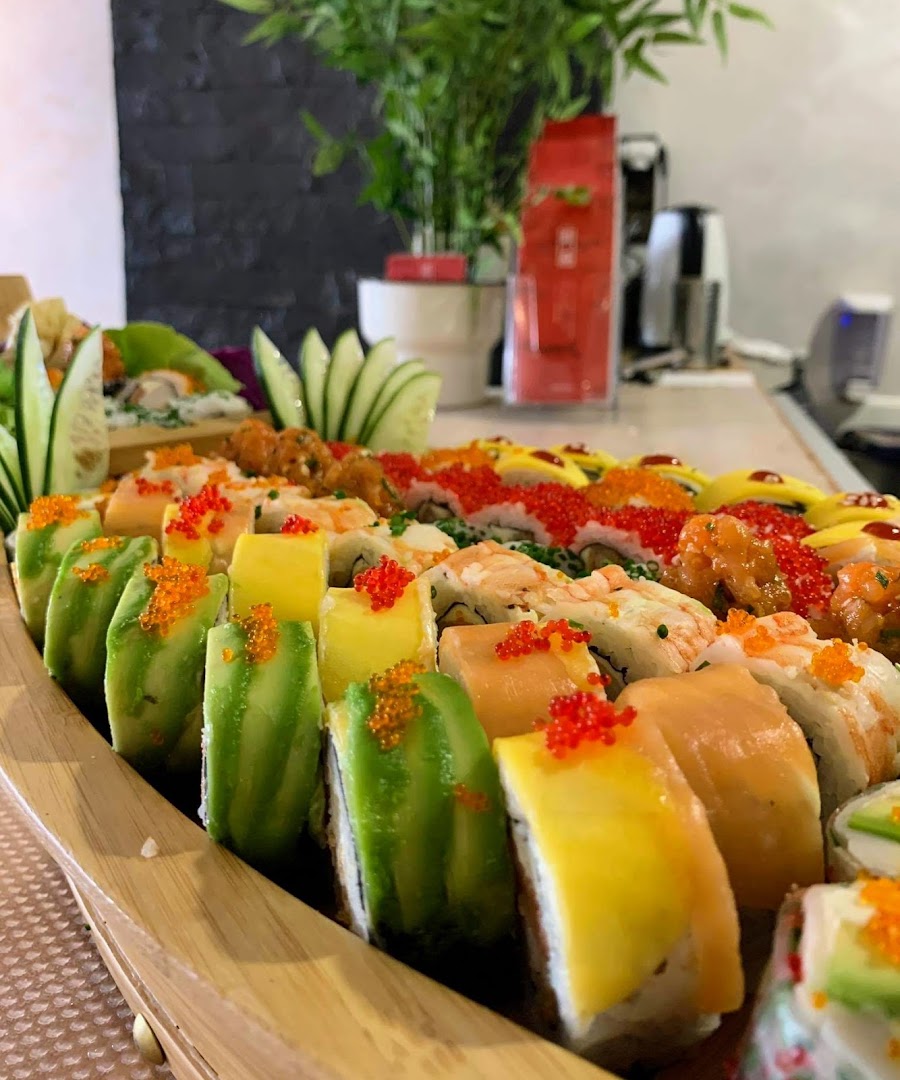 Somasushi: appetizing, high-quality sushi platter photo