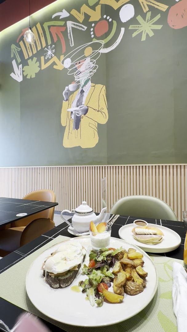 Browse Coffee & Brunch: appetizing food and nice interior