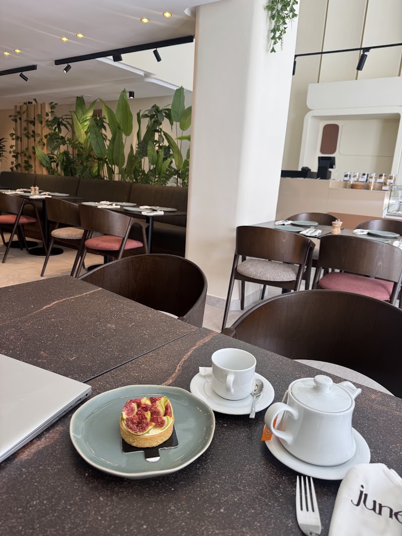 June: inviting atmosphere and quality food