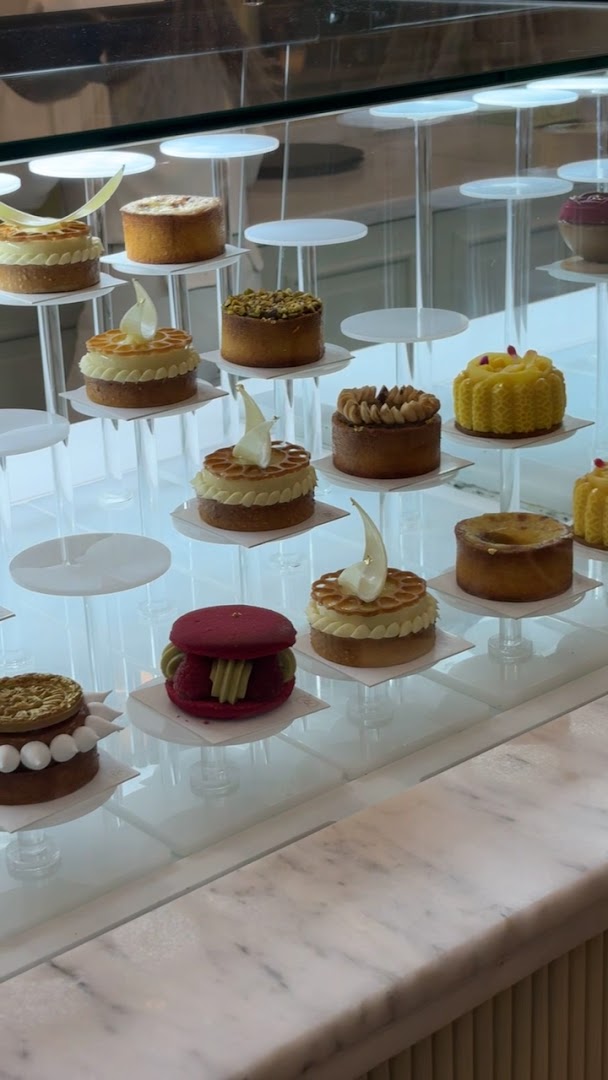 L'Atelier Rayan Néhmé: appetizing display of shop products