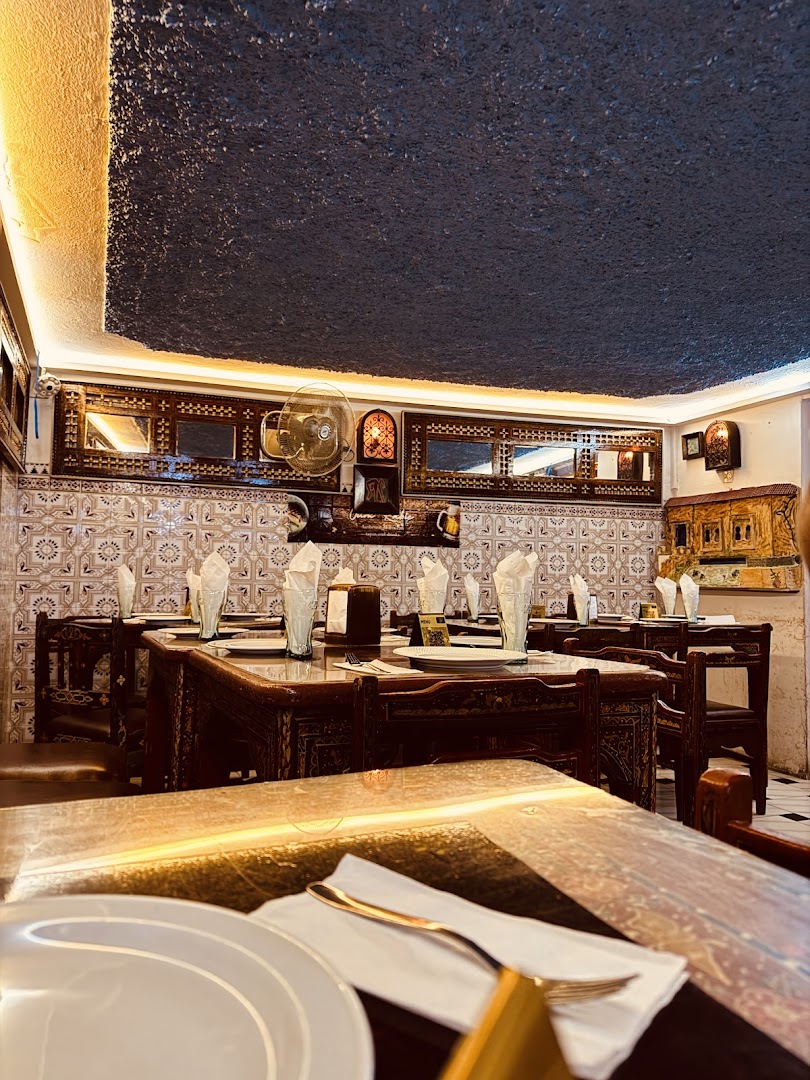 Bar Oum Rabie: clear, inviting interior atmosphere