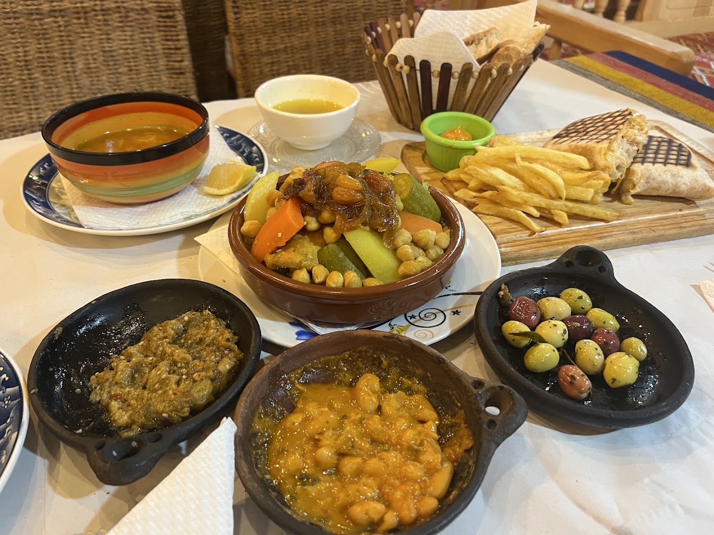 Bilmos: appetizing photo of restaurant food