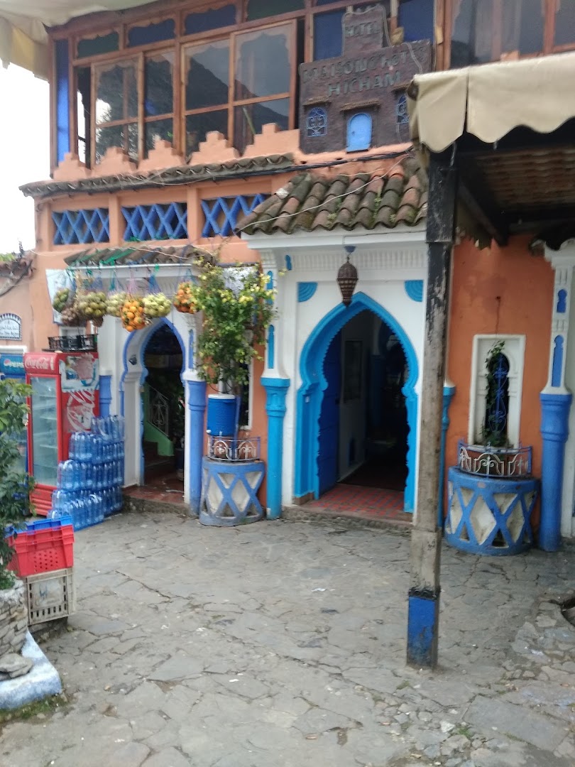 Cremeri Elmaataoui: clear photo of venue exterior
