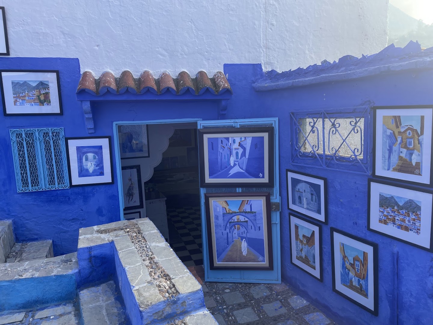 Gallery of Mohsin El Ouragli: gallery art and interior