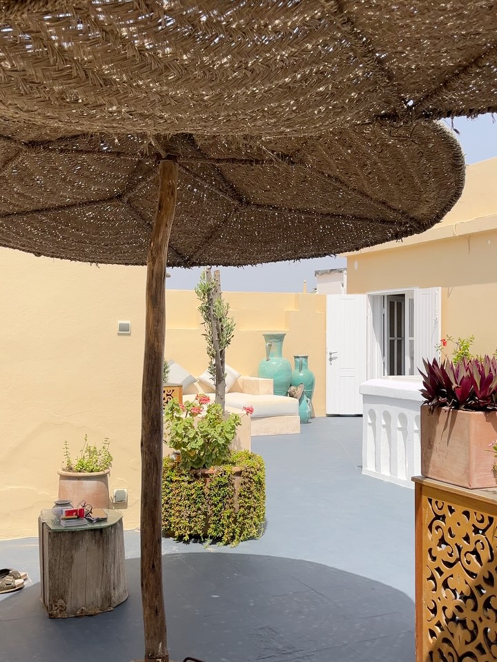 Les Salons du Malaïka: attractive terrace atmosphere and decor