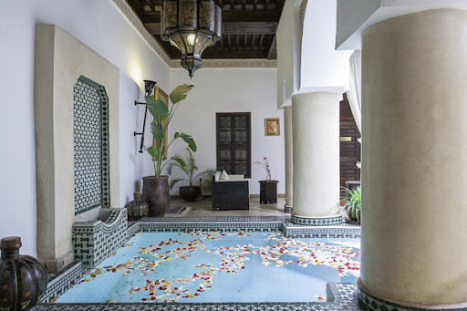 Rosemary: beautiful, high-quality hotel interior shot