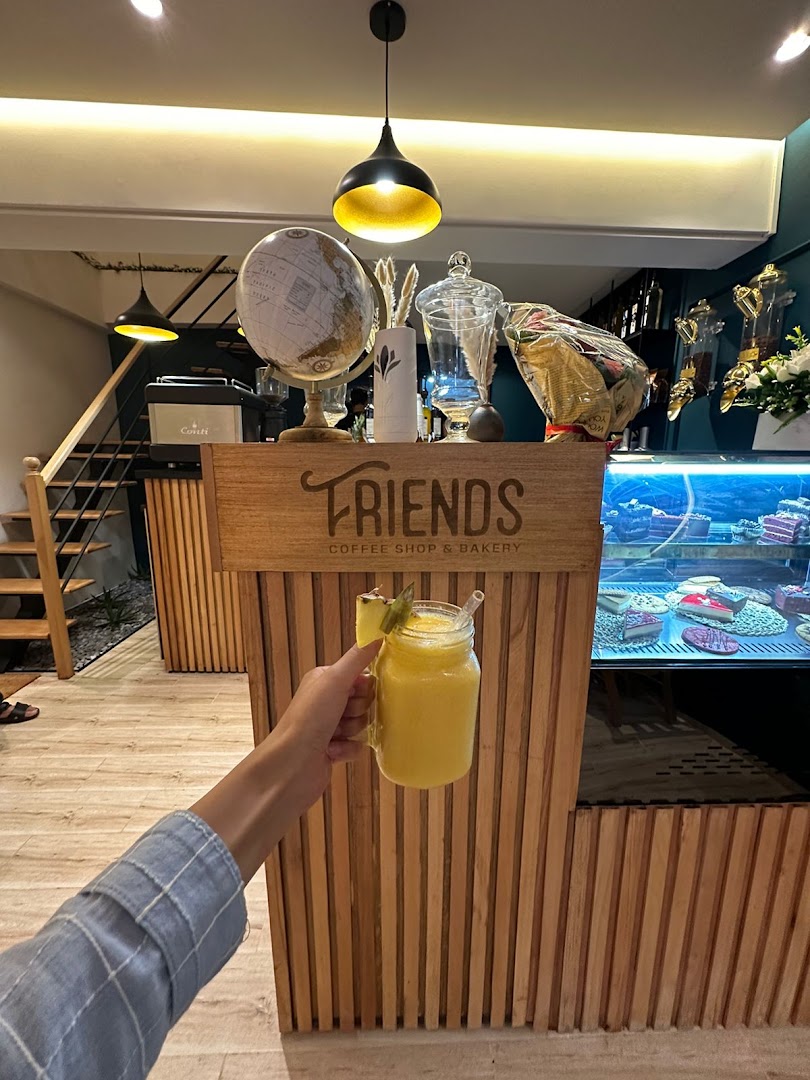 Friends Coffee Shop & Bakery: inviting atmosphere and clear branding