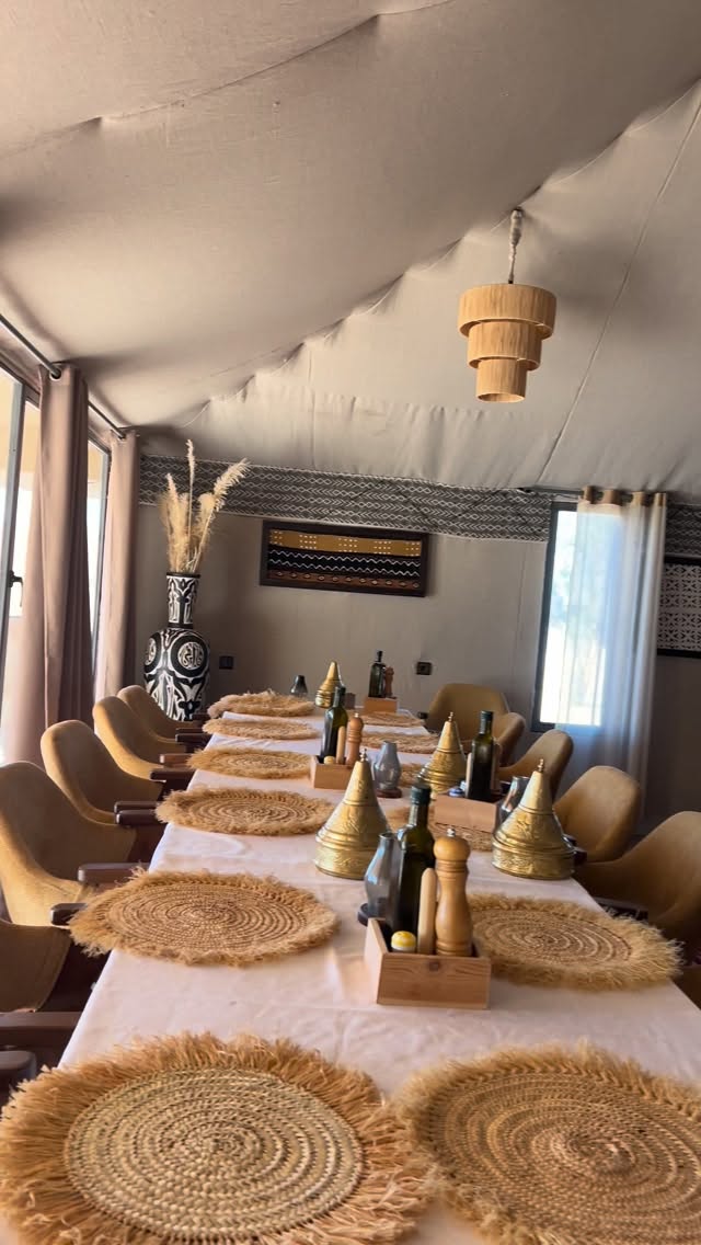 Sahara Stars Camp: inviting and well-composed dining area