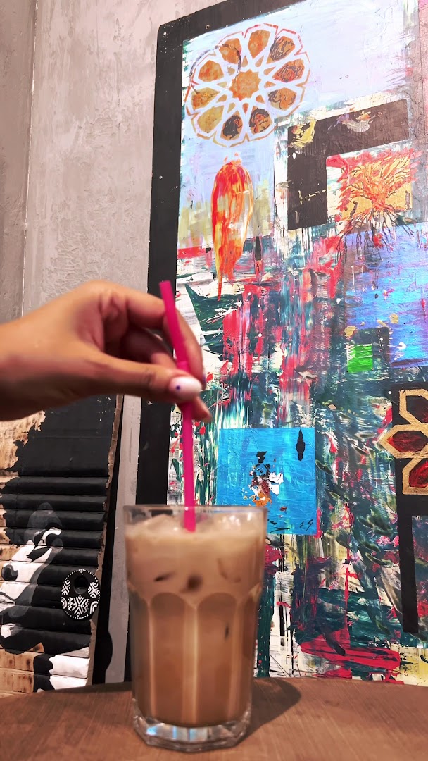 Anwal Coffee Kitchen: appealing drink and interior decor