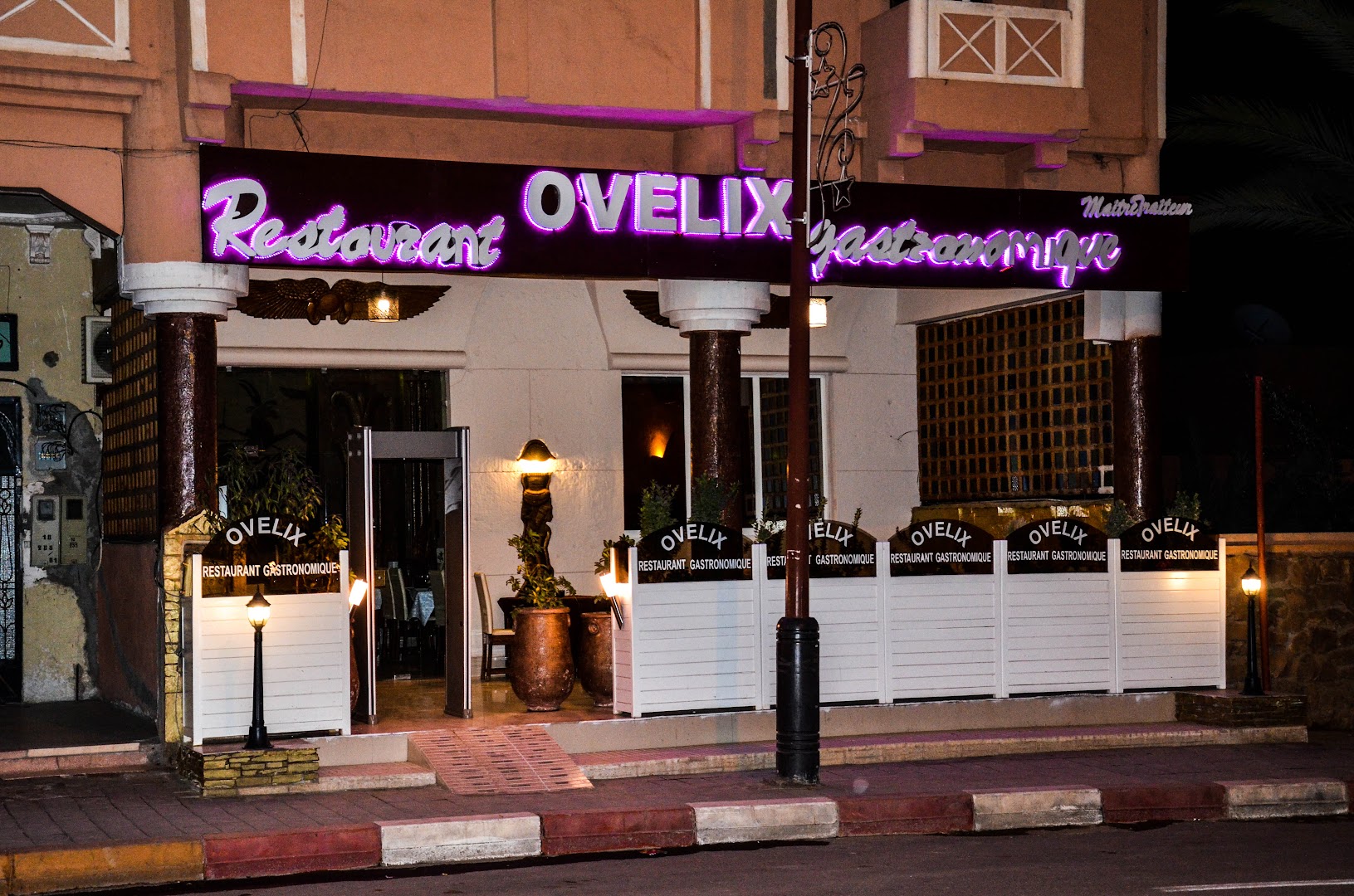Restaurant Ovelix: clear photo of restaurant exterior