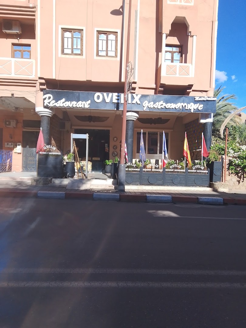 Restaurant Ovelix: clear exterior shot of restaurant