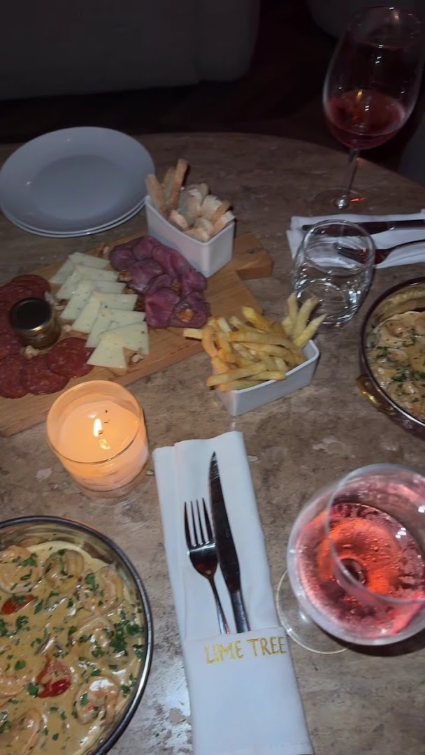 Lime Tree: appetizing food and drink presentation