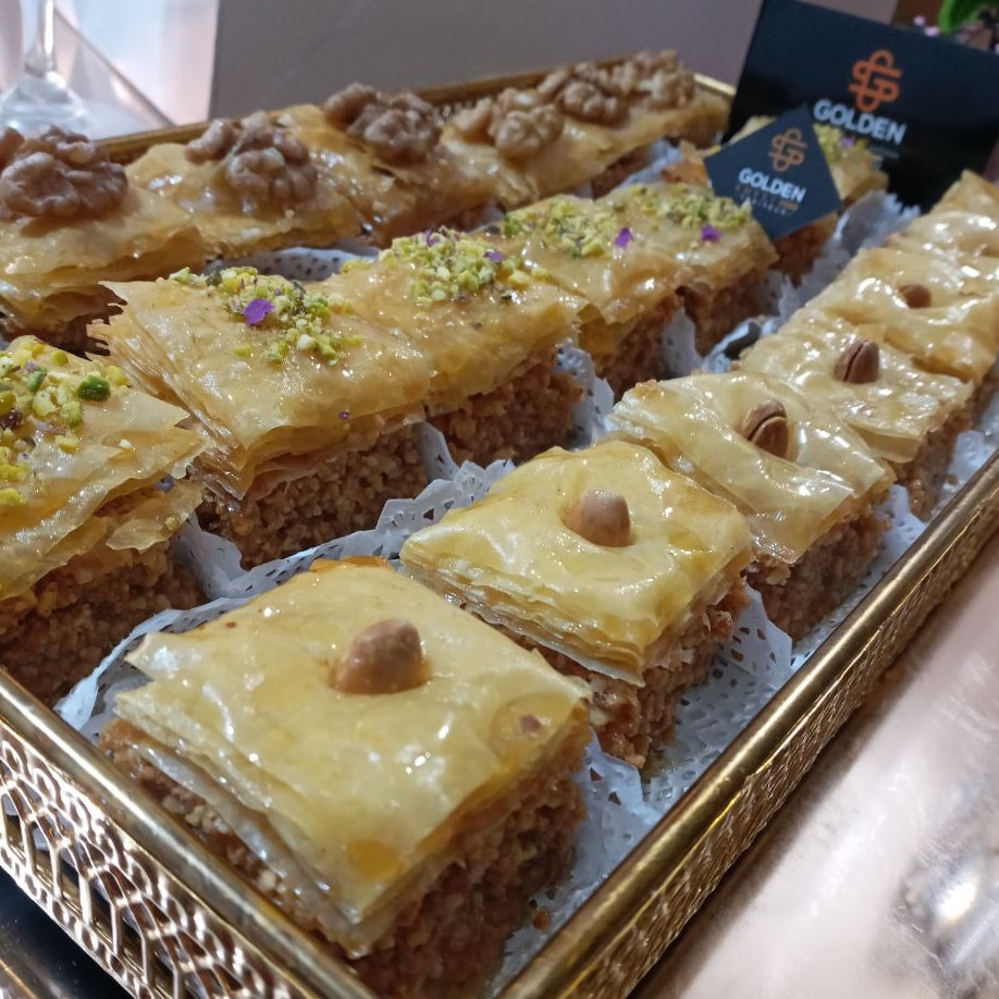 Golden Sweet: appetizing display of shop products