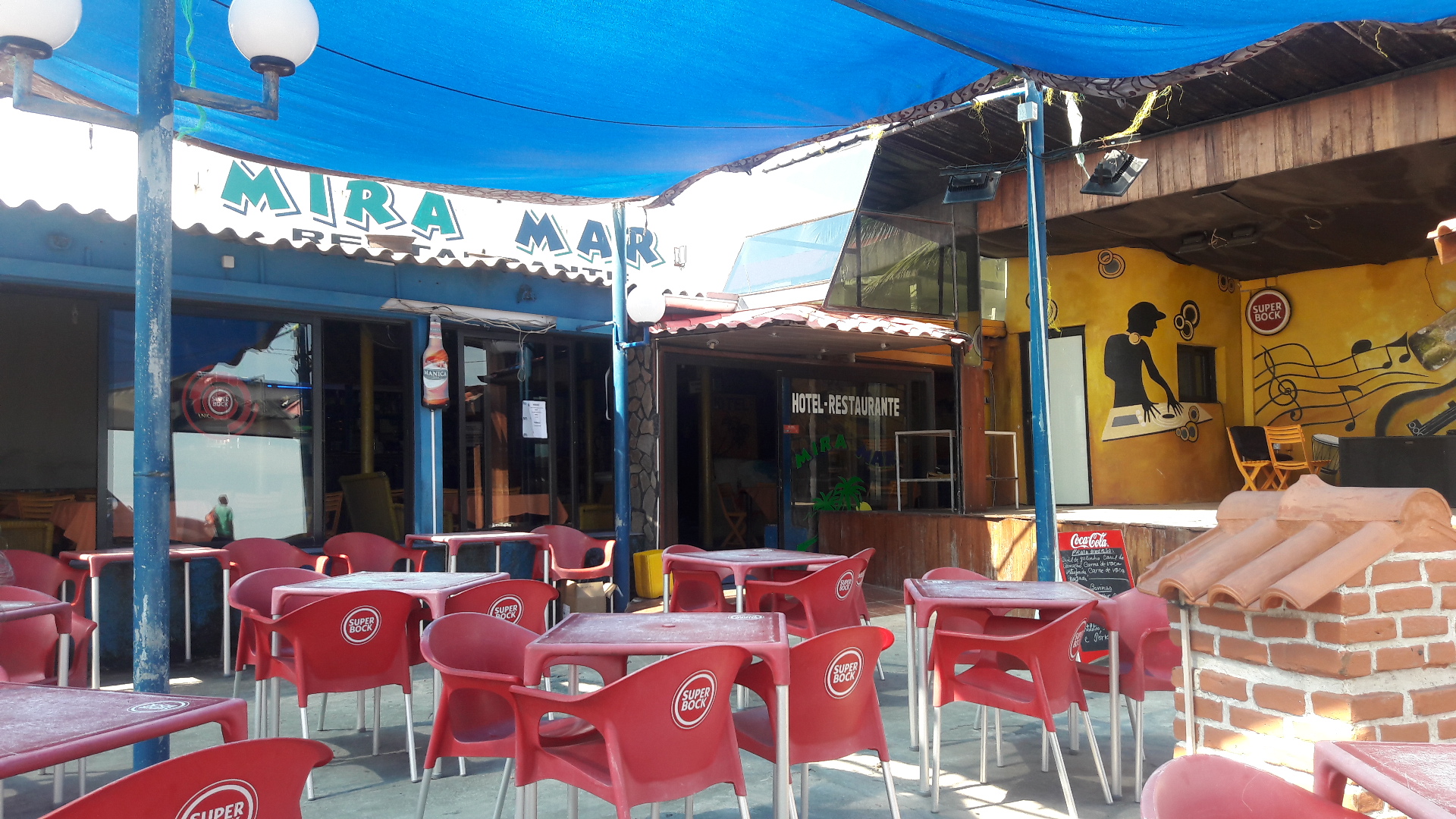 Restaurante MiraMar (Beira): clear view of restaurant terrace