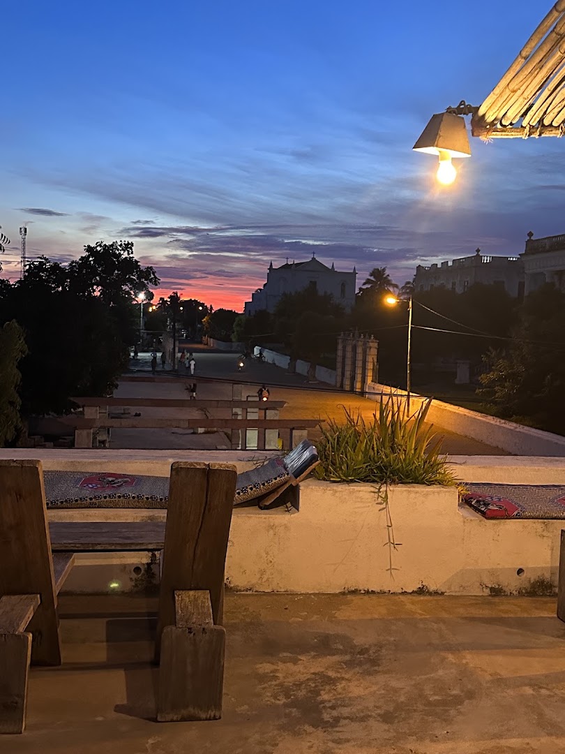 Flor de Rosa rooftop: beautiful rooftop sunset atmosphere