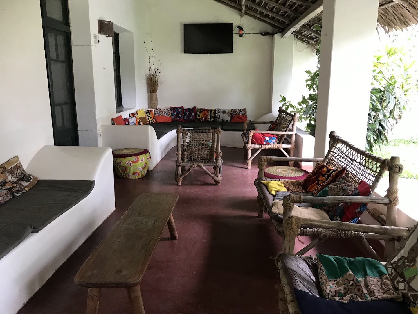 O Escondidinho: clear photo of restaurant interior