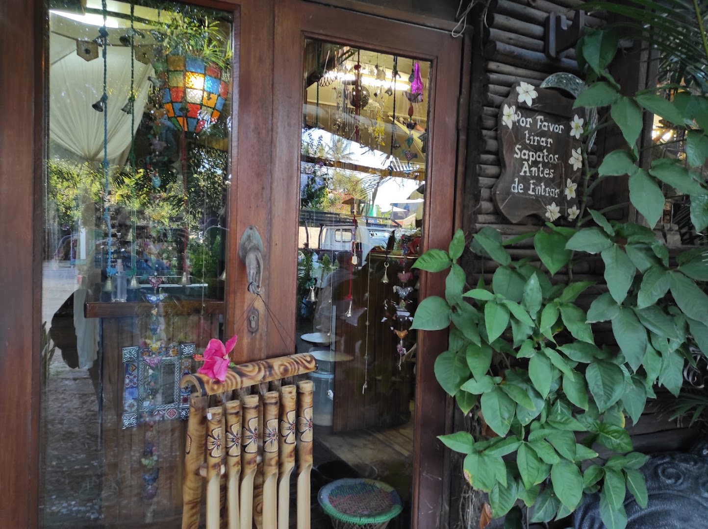 Magenta Moon Boutique: clear view of shop entrance