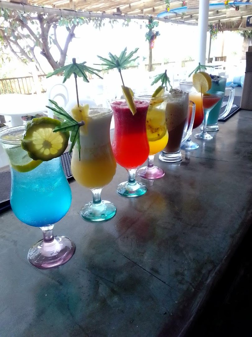Sally Can't Surf: appealing photo of bar drinks