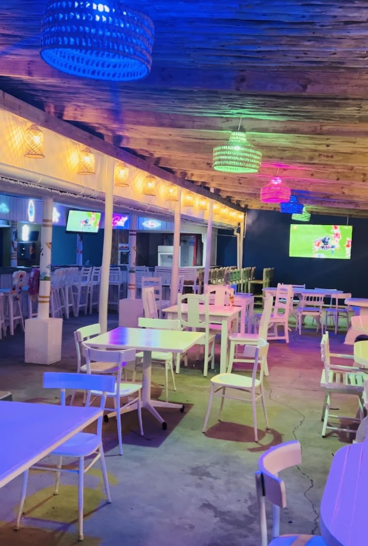 Sally Can't Surf: venue atmosphere and seating