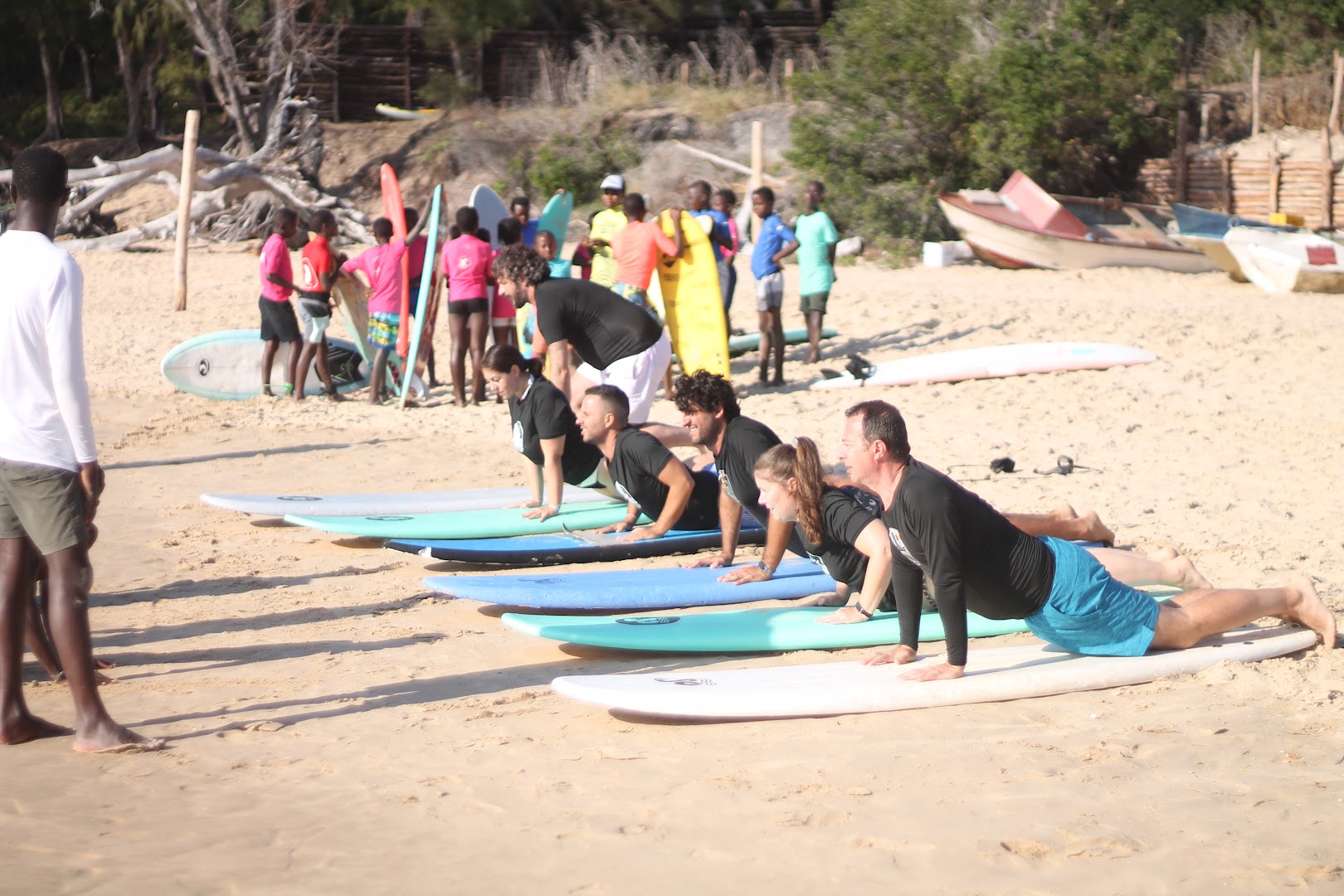 Wutsita Surf School: surf lesson in action