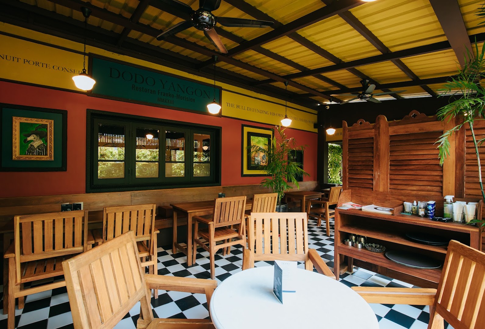 Dodo Yangon: clear, inviting interior atmosphere