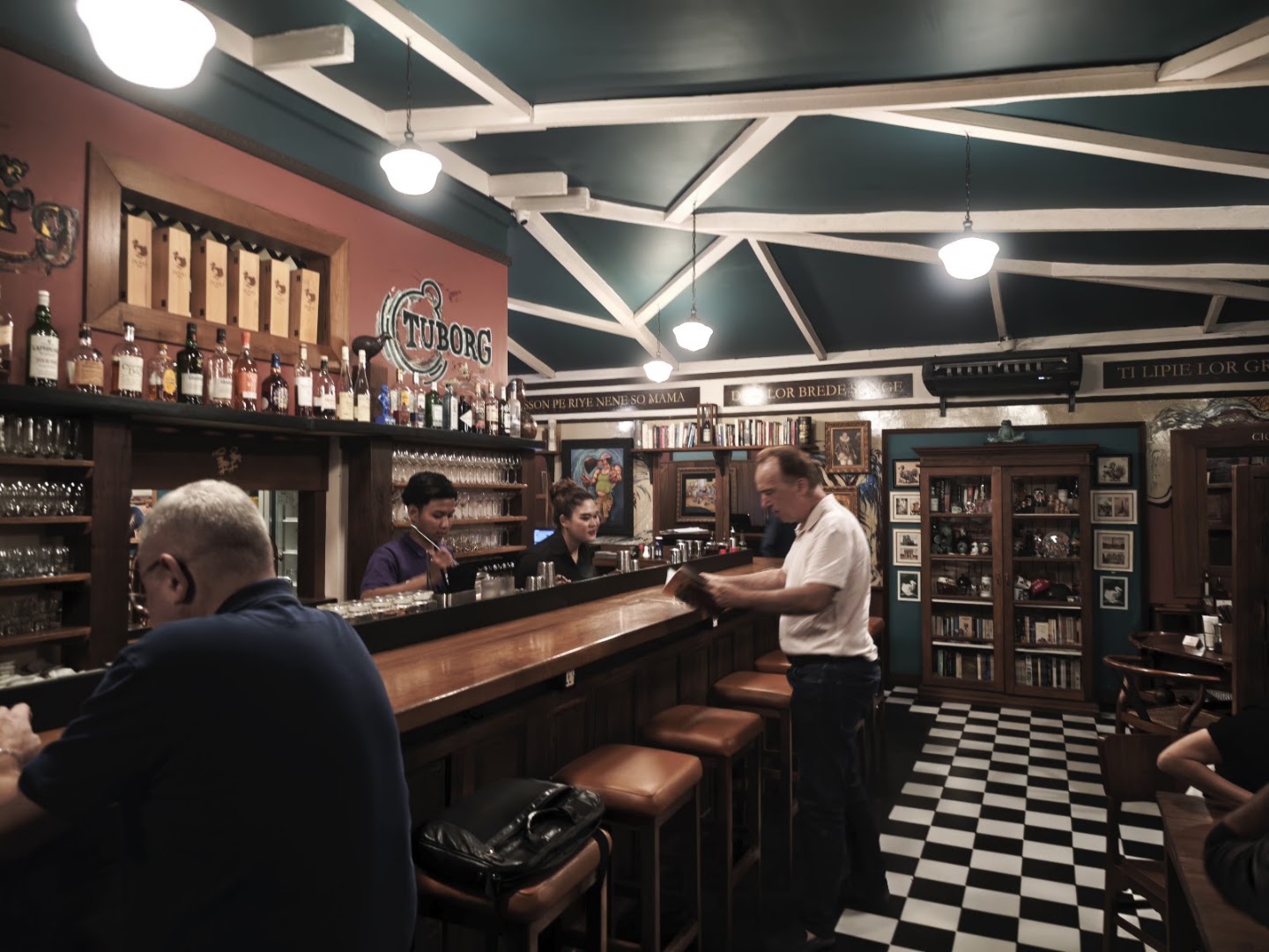 Dodo Yangon: venue atmosphere and interior