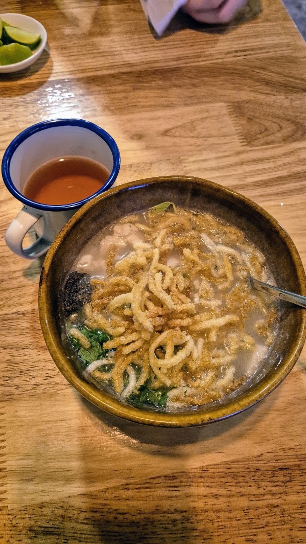 Hornbill: appetizing photo of restaurant food