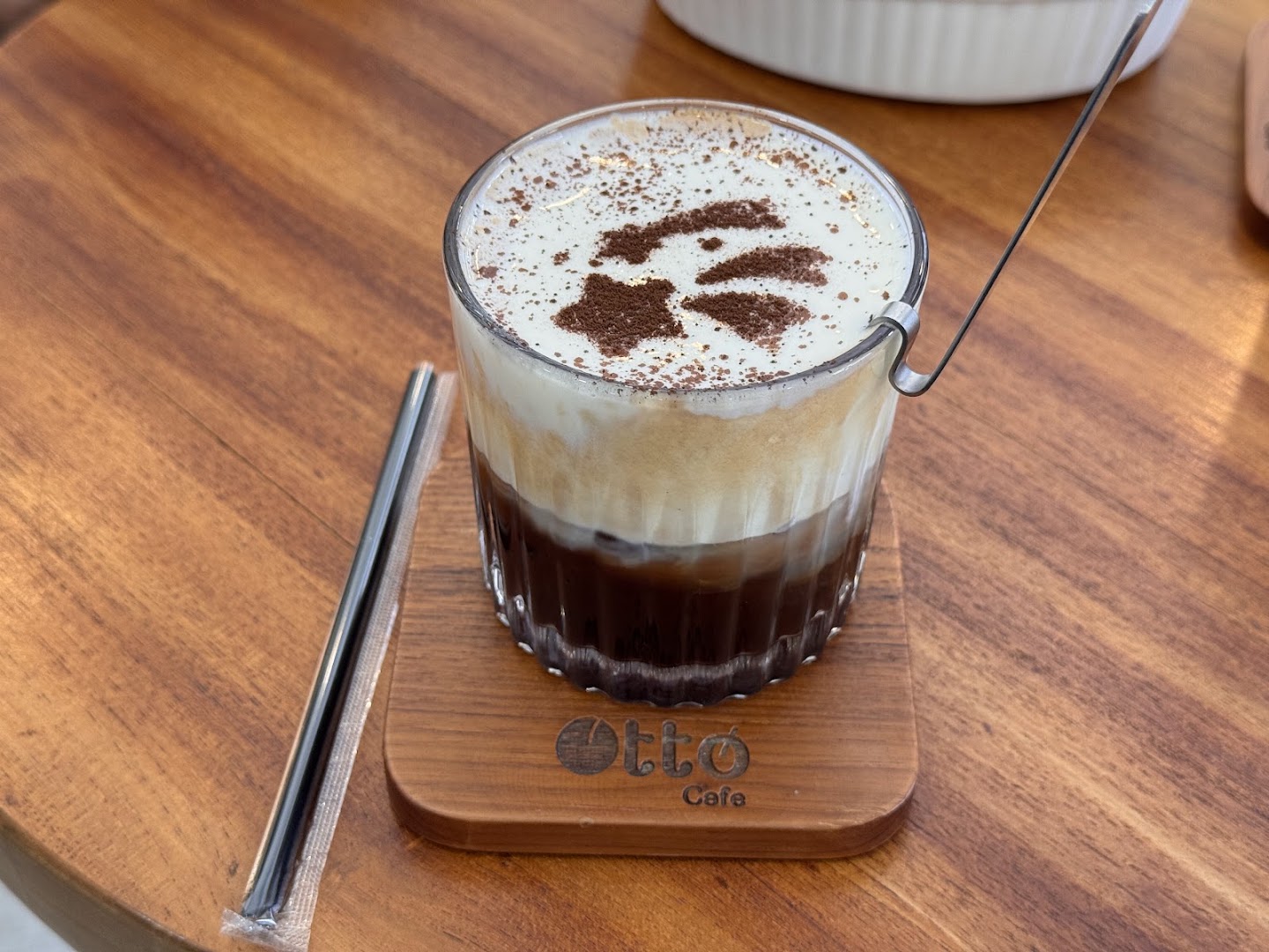 Otto Cafe: high quality, appealing coffee photo